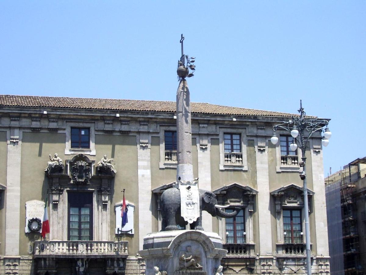 Appartamento Casa di Chiara Pieno Centro Storico Aeroporto di Catania Fontana Rossa Esterno foto