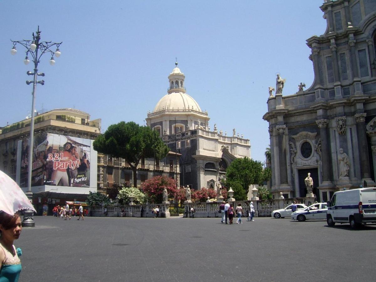 Appartamento Casa di Chiara Pieno Centro Storico Aeroporto di Catania Fontana Rossa Esterno foto